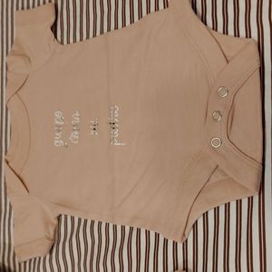 3 FOR $18 NEW ONESIE ...(SPANISH)